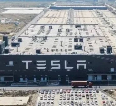 Капитализация Tesla рухнула ниже 1 трлн