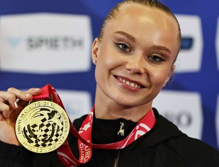 Олімпійська чемпіонка Мельникова розповіла про затримку віз для російських гімнасток у Нідерландах