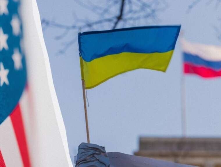 Зеленський: команда Трампа шукає майданчик для прямих переговорів із Путіним