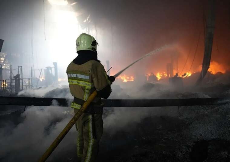 Атака на підприємство на Львівщині: двоє поранених, пошкоджено приватний будинок
