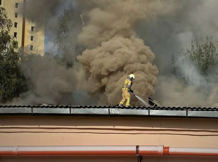 У Чернігові поліція цілодобово ліквідовує наслідки російського удару