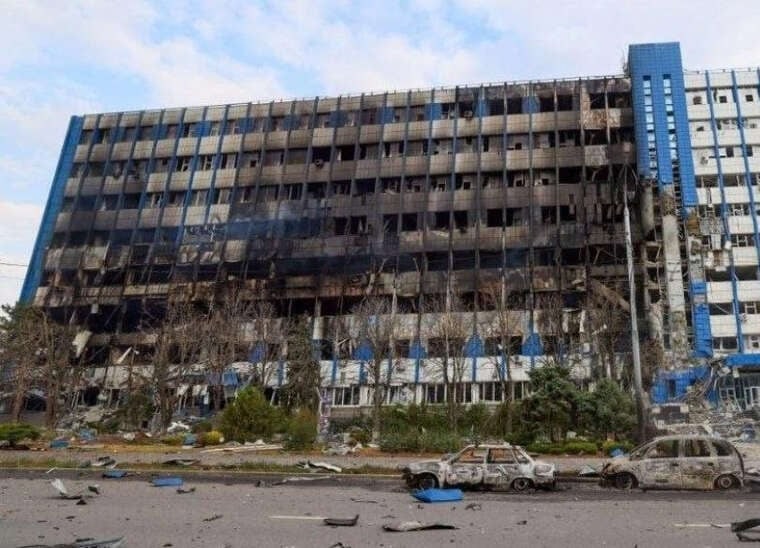 У тимчасово окупованому Луганську після удару по будівлі зв'язку знайшли тіла двох інженерів