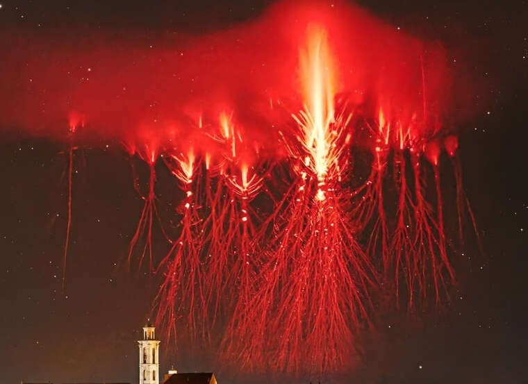 Rare red sprites with giant branches observed over Corsica