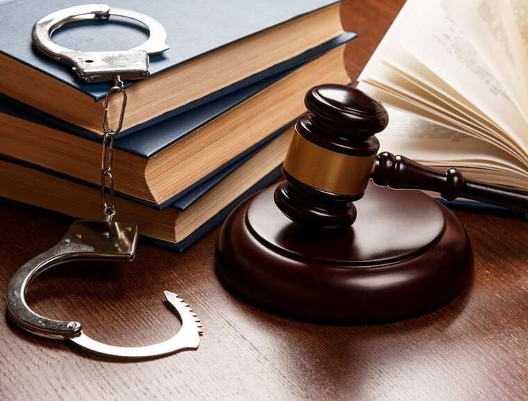 Solomianskyi court confiscates Soviet awards woman tried to send to US