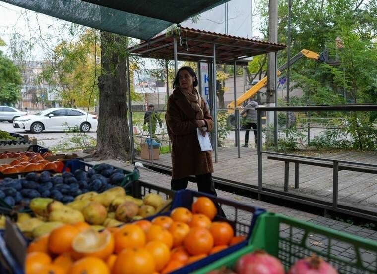 У Херсоні настала тиша: мешканці вийшли на вулиці під час гуманітарної місії в Олешках