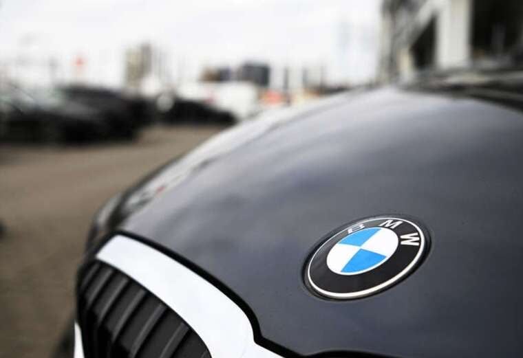 BMW тимчасово зупинила програму добровільного звільнення через рекордний попит