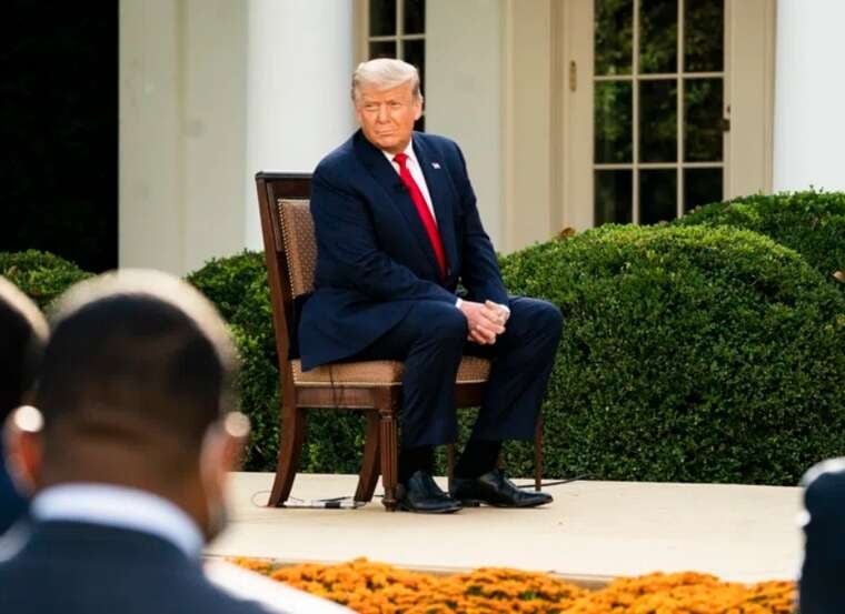 Трамп заявив, що Зеленський міг закінчити війну раніше, щоб врятувати мільйони життів