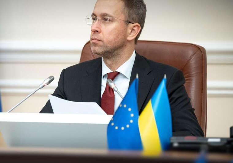 Cabinet of Ministers establishes committee to sell state stakes in Sens Bank and Ukrgazbank
