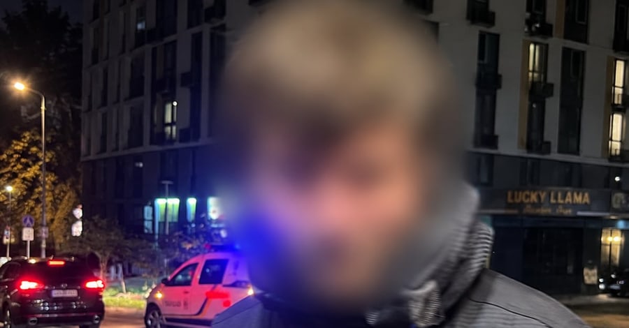 У Києві затримали 24-річного чоловіка, який розбійно обікрав 16-річну бариста