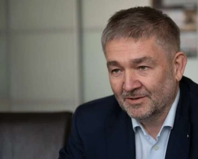 High-voltage power line pylon over the Dnipro in Kyiv destroyed by drone: restoration impossible