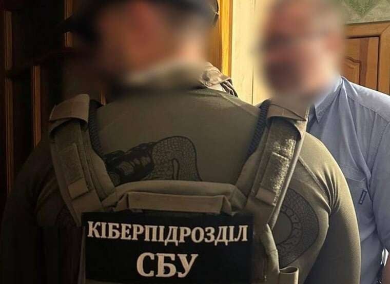 У Миколаєві затримали чоловіка, який мав намір отримувати гроші за поширення проросійської пропаганди