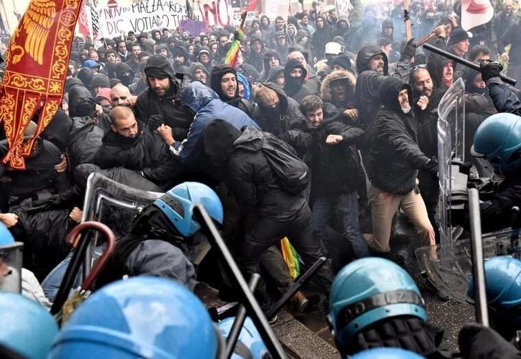 В Італії протести проти дорожнечі переросли на погроми та зіткнення з силовиками