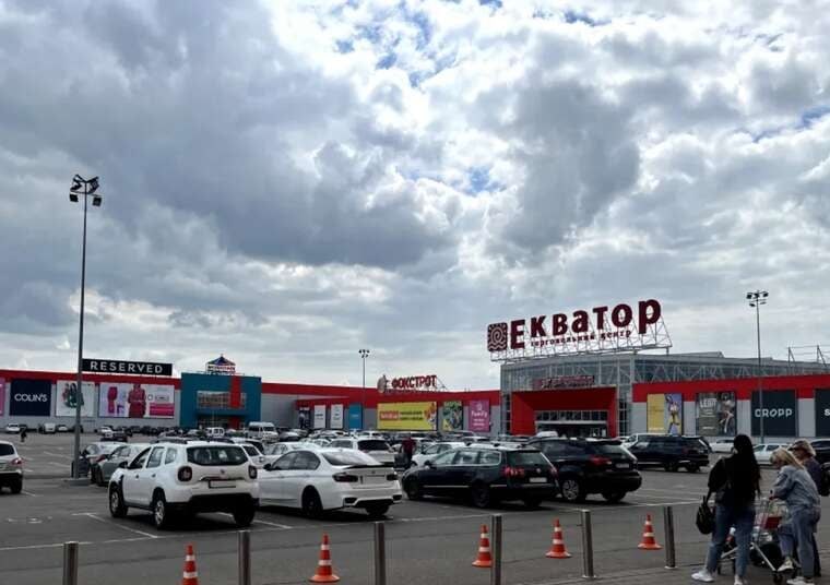 У Рівному влучення у ТРЦ «Екватор» та будівельний супермаркет: повідомляють про пожежі